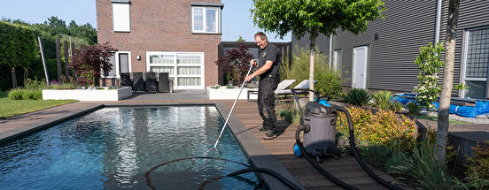 Onderhoud natuurzwembad Showtuin Assen